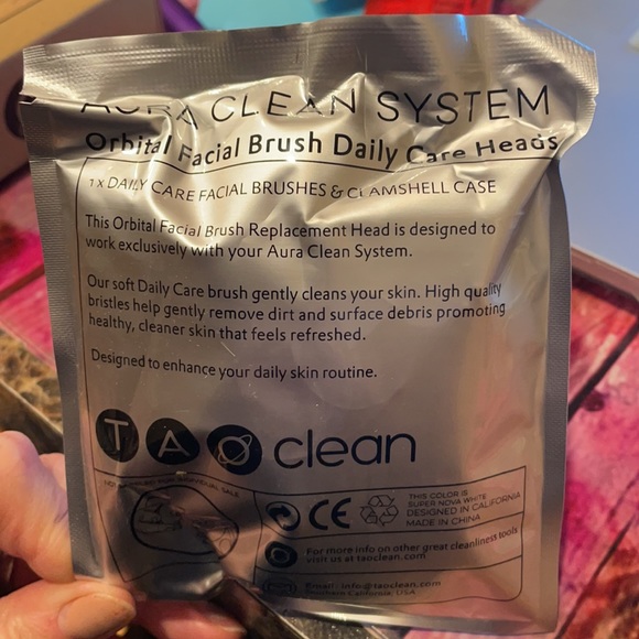 TAO clean brush replacements - Picture 2 of 4